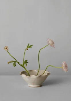 TOAST Decorative Pieces|Ceramics*Alice Passingham Scalloped Flower Frog